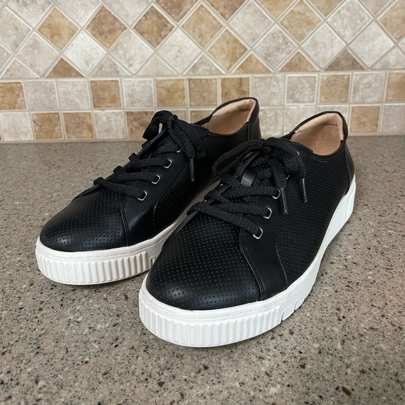 SOUL Naturalizer Shoes - Soul Naturalizer Women’s Topaz2 Black Oxford Lace Up Sneaker Size 10W